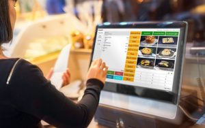 sử dụng phần mềm quản lý nhà hàng