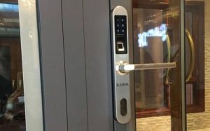 Hướng cửa và vị trí lắp khóa